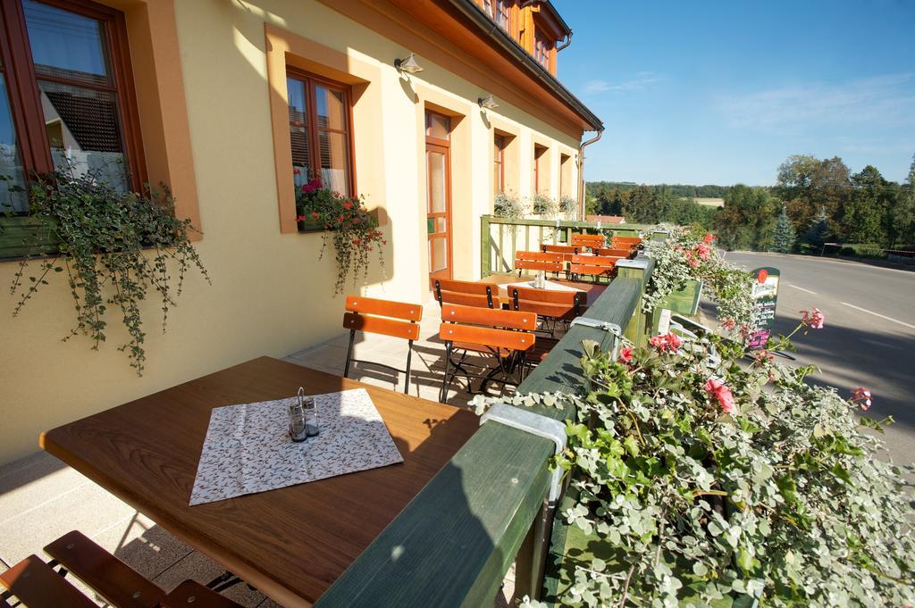 Hostinec U Hubálků Kostelec nad Orlicí Exterior foto